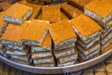 Küçük boy mutfaklı fındık dolması.