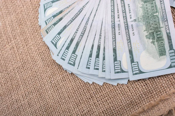 Banknotlar keten bir tuvalde tuval üzerine Amerikan dolarları
