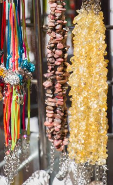  Çeşitli renk boncuk