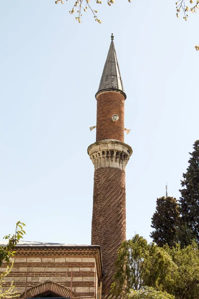 Osmanlı tarzı camilerin minaresi