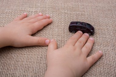 Oyuncak araba ulaşım aygıtları olarak