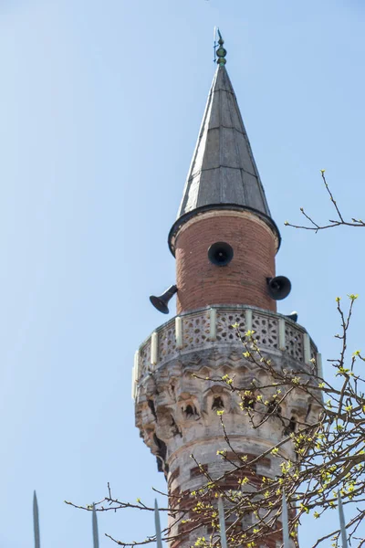 Osmanlı tarzı camilerin minaresi