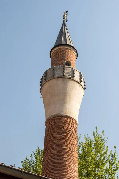 Minarete Uma Mesquita Estilo Otomano Mesquitas Vista — Fotografia de Stock