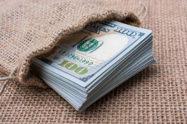 Banknot paket bizden dollarin bir çuval