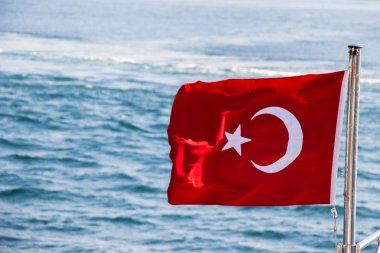 Türk ulusal bayrak görünümünde