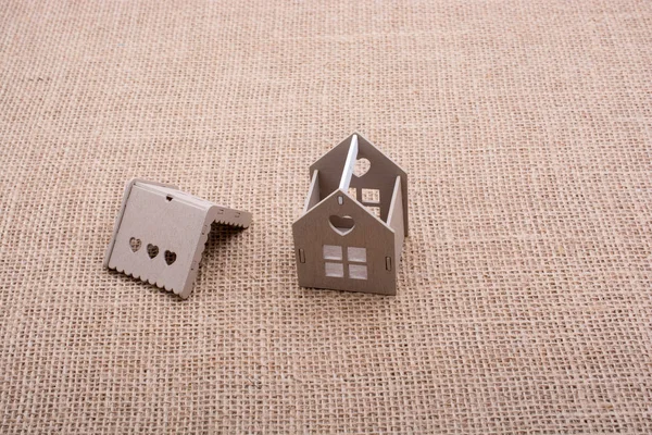 Model ev keten bir tuval üzerine