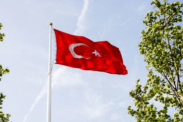 Türk ulusal bayrak görünümünde