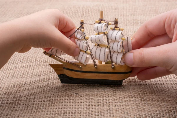 El yapımı yelkenli tekne el