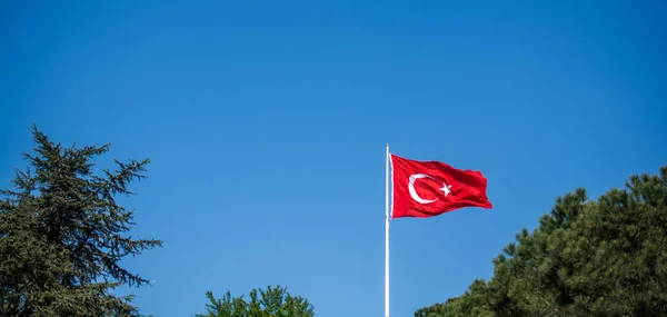 Turecki Narodowy flaga w widoku — Zdjęcie stockowe