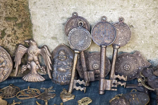 Retro altın renk anahtarlarını tarz