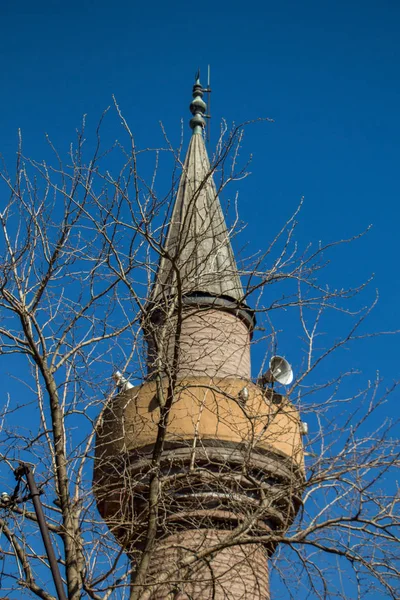 Bir Osmanlı tarzı cami minaresi