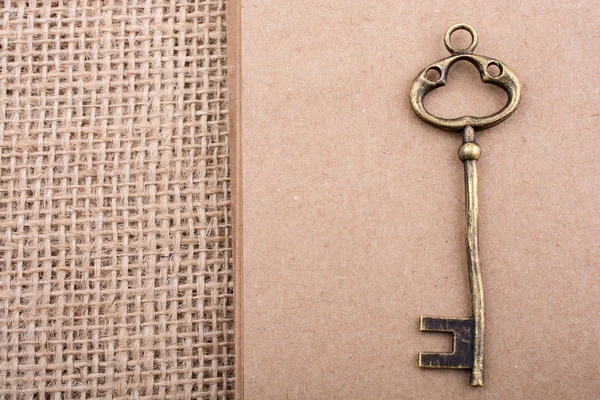 Retro anahtar keten bir tuval üzerine tarz
