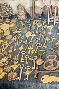 Retro altın renk anahtarlarını tarz