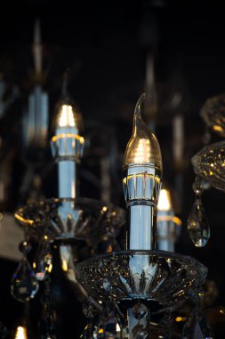 Dekoratif stil filament ampulleri görünürde