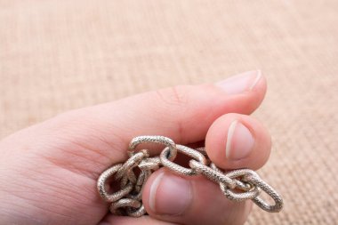 Altın rengini el yaptım zincir