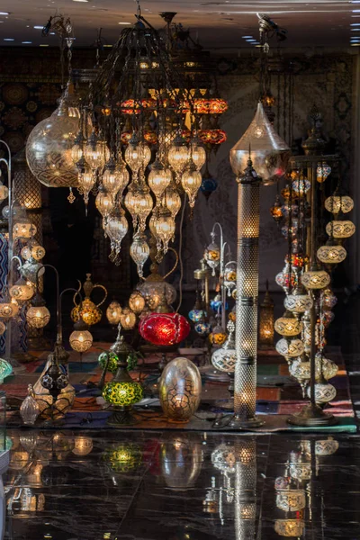 Pokrytí podlahové-mozaiková osmanské lampy od Grand Bazaar — Stock fotografie