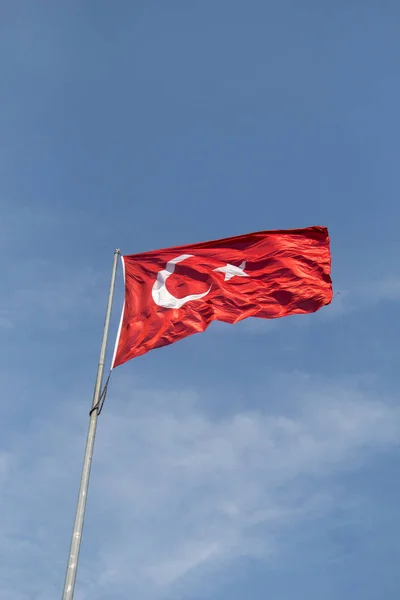 Turkiska nationella flagga i vyn — Stockfoto