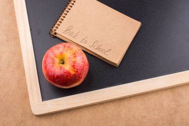 Okul harflerinin olduğu defter.