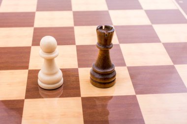 Satranç taşlı satranç tahtası 