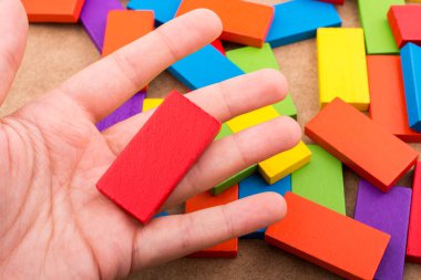 Çeşitli renk ahşap bloklar