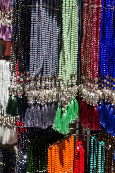 Gebetsperlen in verschiedenen Farben — Stockfoto