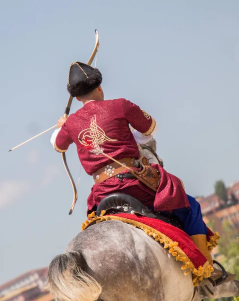 Türk Süvari etnik giyim örnekleri