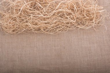 Saman tuval üzerinde arka plan olarak yerleştirilir.