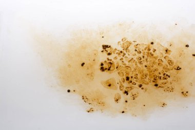 Kahve sıcak suda çözülür