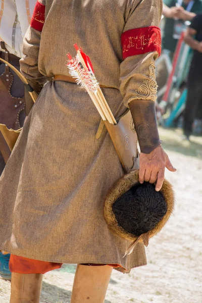 Esempi di abbigliamento etnico dei cavalieri turchi — Foto Stock