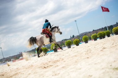Türk Süvari etnik giyim örnekleri