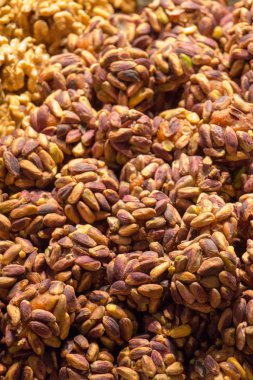 Fıstık kabukları yemeye hazır temizlenir