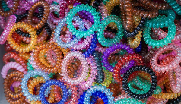 Armband van kralen van verschillende kleuren — Stockfoto
