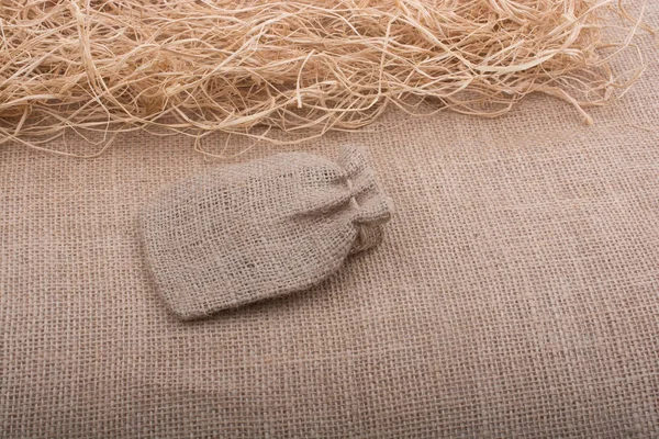 Çuvala tuval arka plan üzerine yerleştirilen