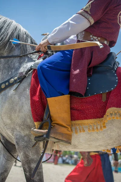 Türk Süvari etnik giyim örnekleri