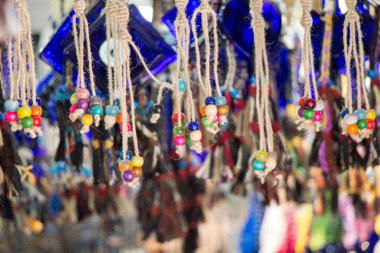  Çeşitli renk boncuk