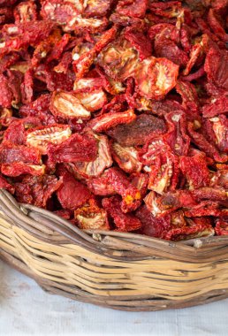 Kuru kırmızı biber Pazar standında bulundu