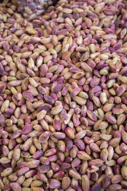 Fıstık kabukları yemeye hazır temizlenir