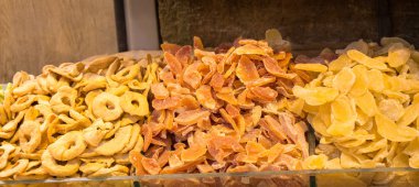 Kuru Meyve pazarda satmak