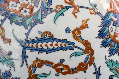 Osmanlı zamanının çiçek desenli örneği