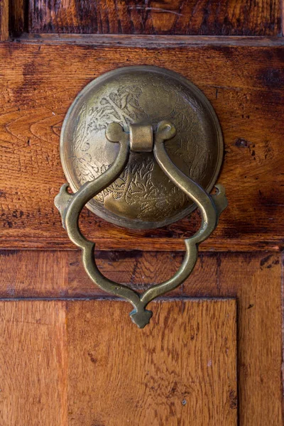 Stare Ręcznie Robione Gałki Drzwi Otomana Drewnie — Zdjęcie stockowe