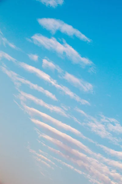 Blauwe Lucht Gevuld Met Witte Wolken — Stockfoto