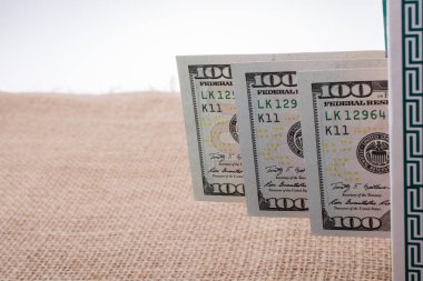 Banknotlar keten bir tuvalde tuval üzerine Amerikan dolarları