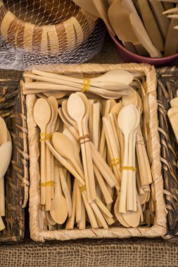 Tahtadan yapılmış çay kaşıkları.