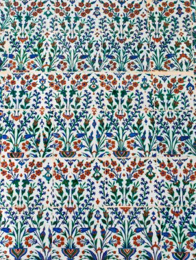 Eski Osmanlı zaman el yapımı Türk çini çiçek desenleri ile