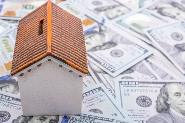 Casa Modelo Coloca Dólar Estadounidense Billetes Diferencial Fondo — Foto de Stock