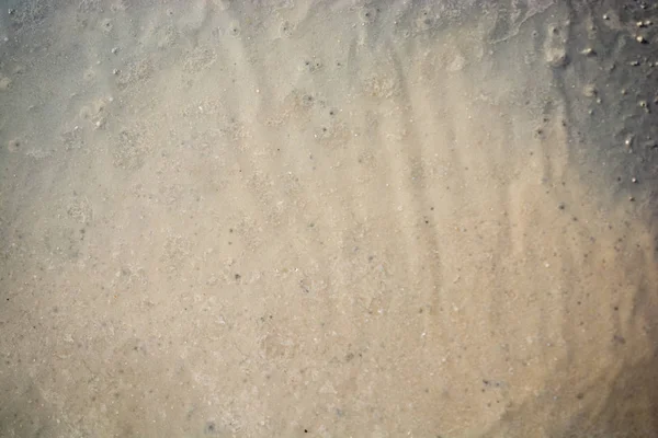 Yeni dökülmüş beton yüzeydeki desenler