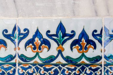 Osmanlı el yapımı çiçek desenli Türk fayansları