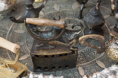 Retro metalize ağır antika demir aracı Ütü