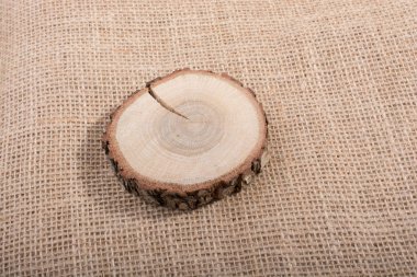 Arkaplan olarak kesilmiş tahta günlük dokusu