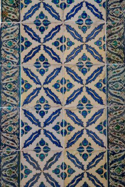 Osmanlı el yapımı çiçek desenli Türk fayansları